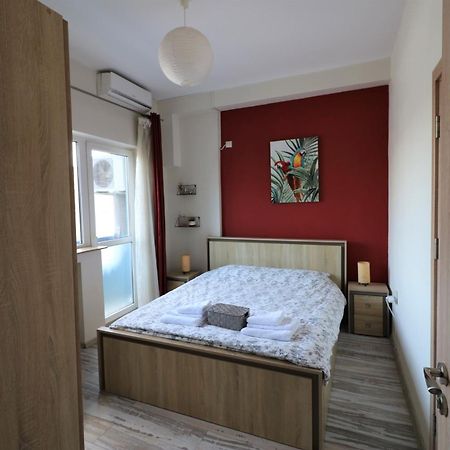 Charming Cozy Apartment - Old Town - Free Minibar Boekarest Buitenkant foto