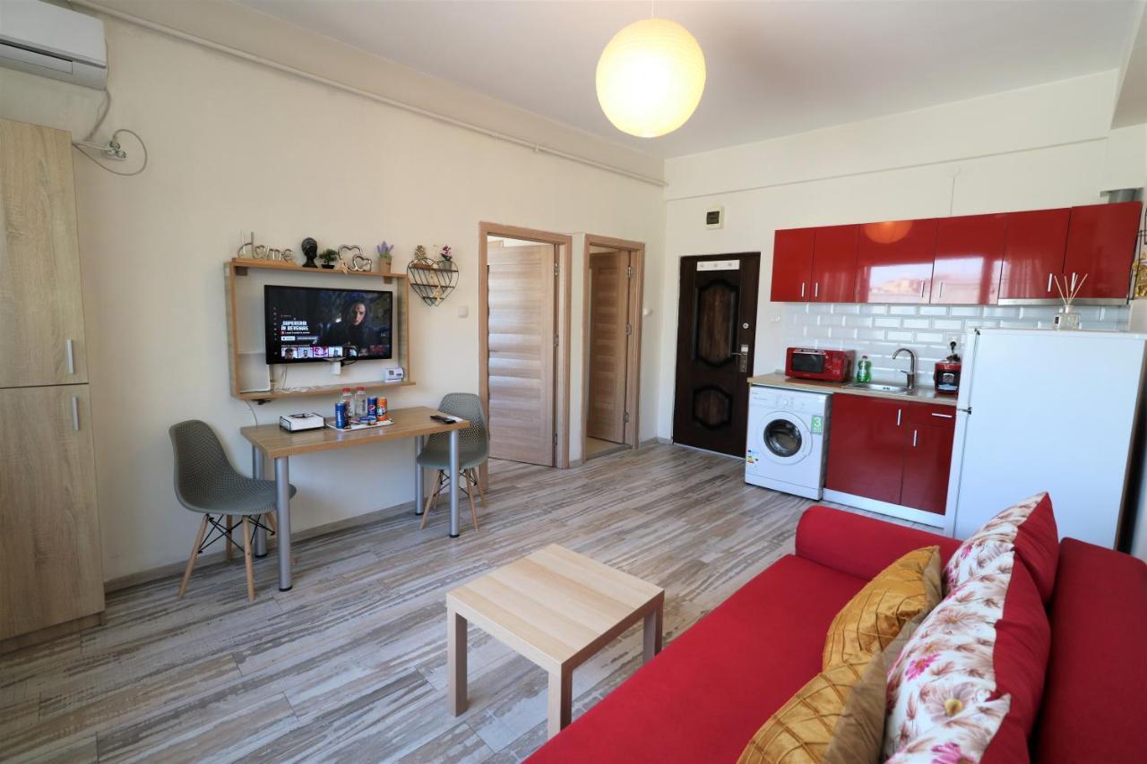 Charming Cozy Apartment - Old Town - Free Minibar Boekarest Buitenkant foto