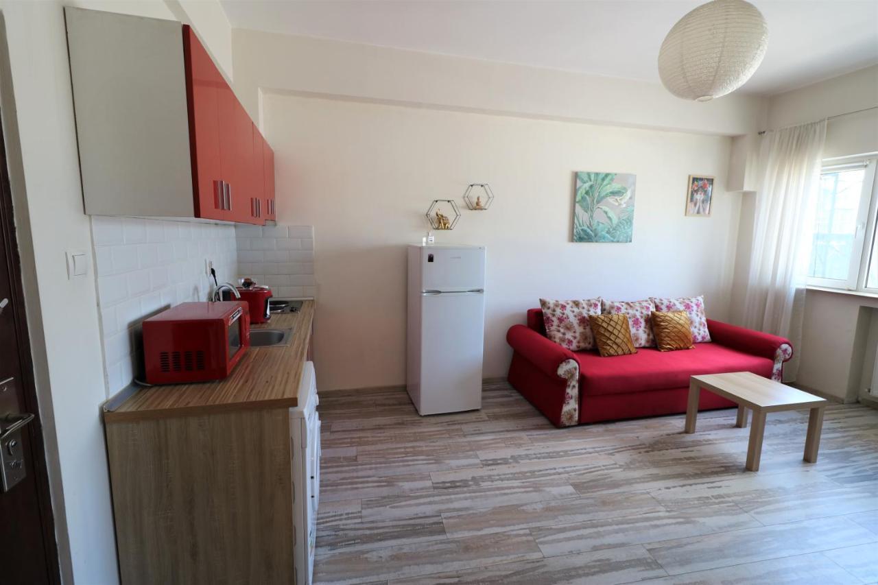 Charming Cozy Apartment - Old Town - Free Minibar Boekarest Buitenkant foto