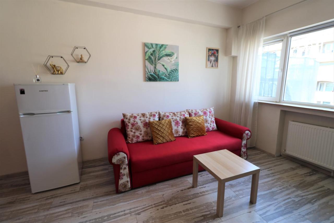 Charming Cozy Apartment - Old Town - Free Minibar Boekarest Buitenkant foto
