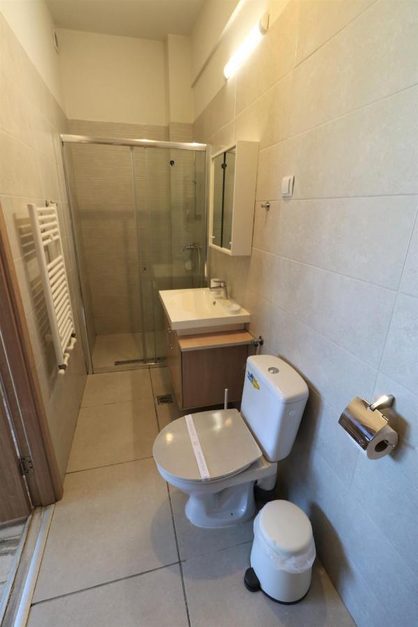 Charming Cozy Apartment - Old Town - Free Minibar Boekarest Buitenkant foto