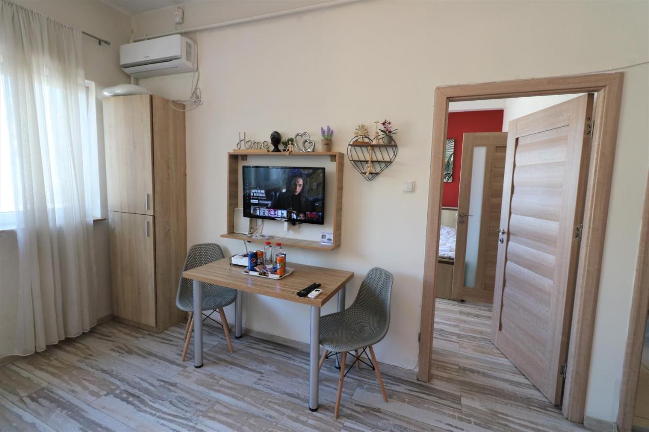 Charming Cozy Apartment - Old Town - Free Minibar Boekarest Buitenkant foto